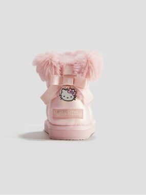 Pink Hello Kitty Furry Boots with Bow and Character Detail NWT